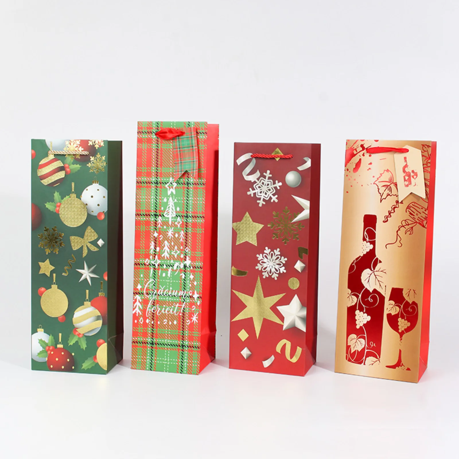 Christmas Wine Gift Bags with Gold Highlights 5